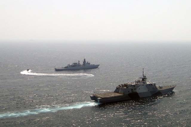 Tàu tuần duyên USS Freedom tham gia diễn tập Carat 2013